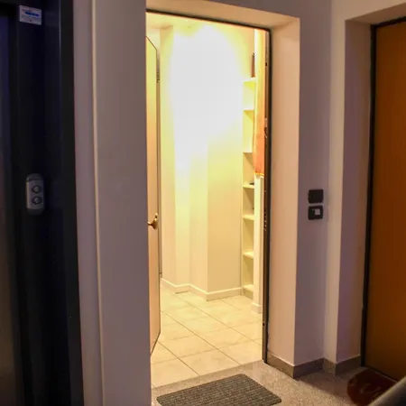 Conti & Moroni House דירה