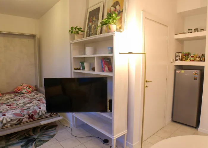 Conti & Moroni House شقة